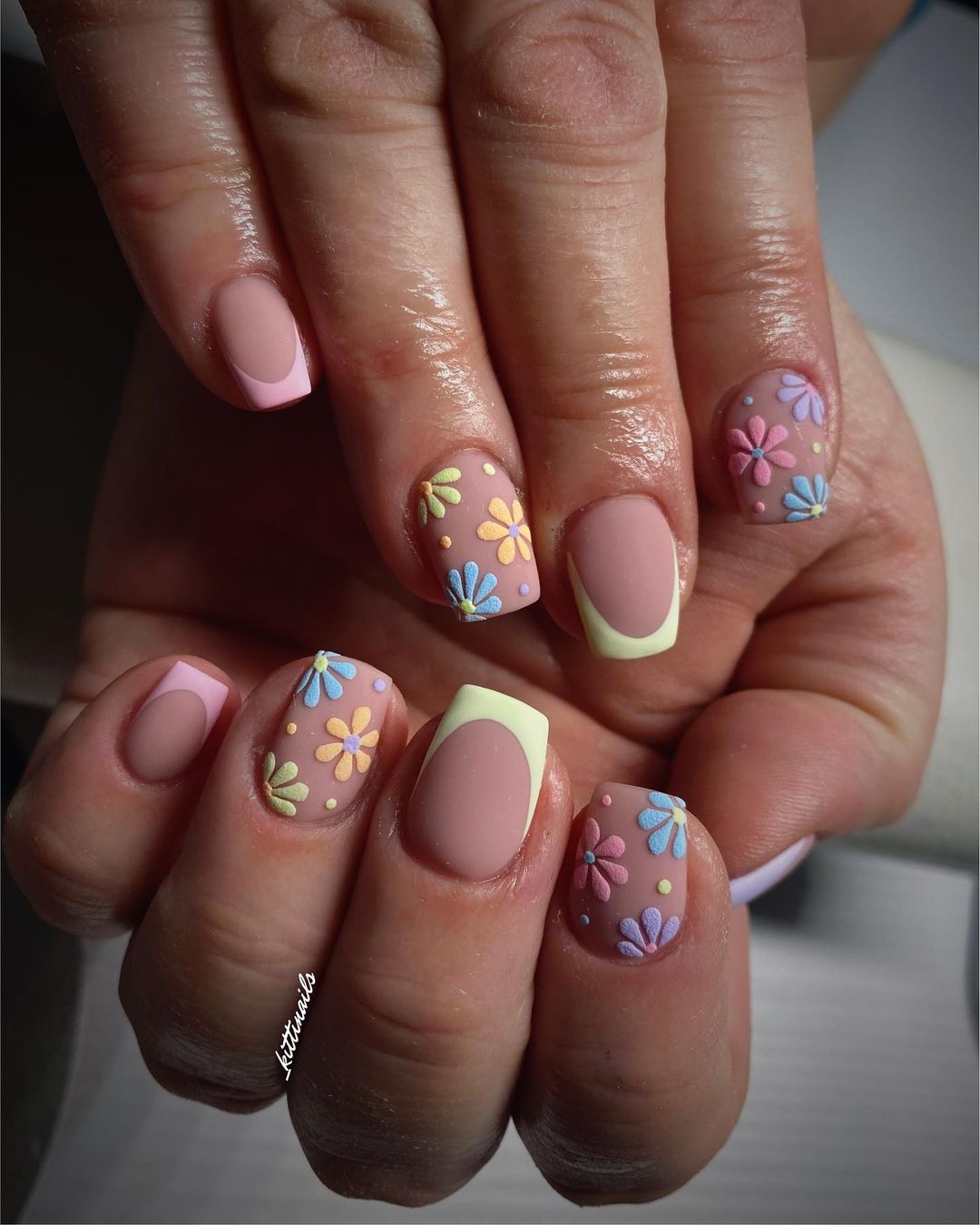 Matte Short Coffin Nails with Floral Design