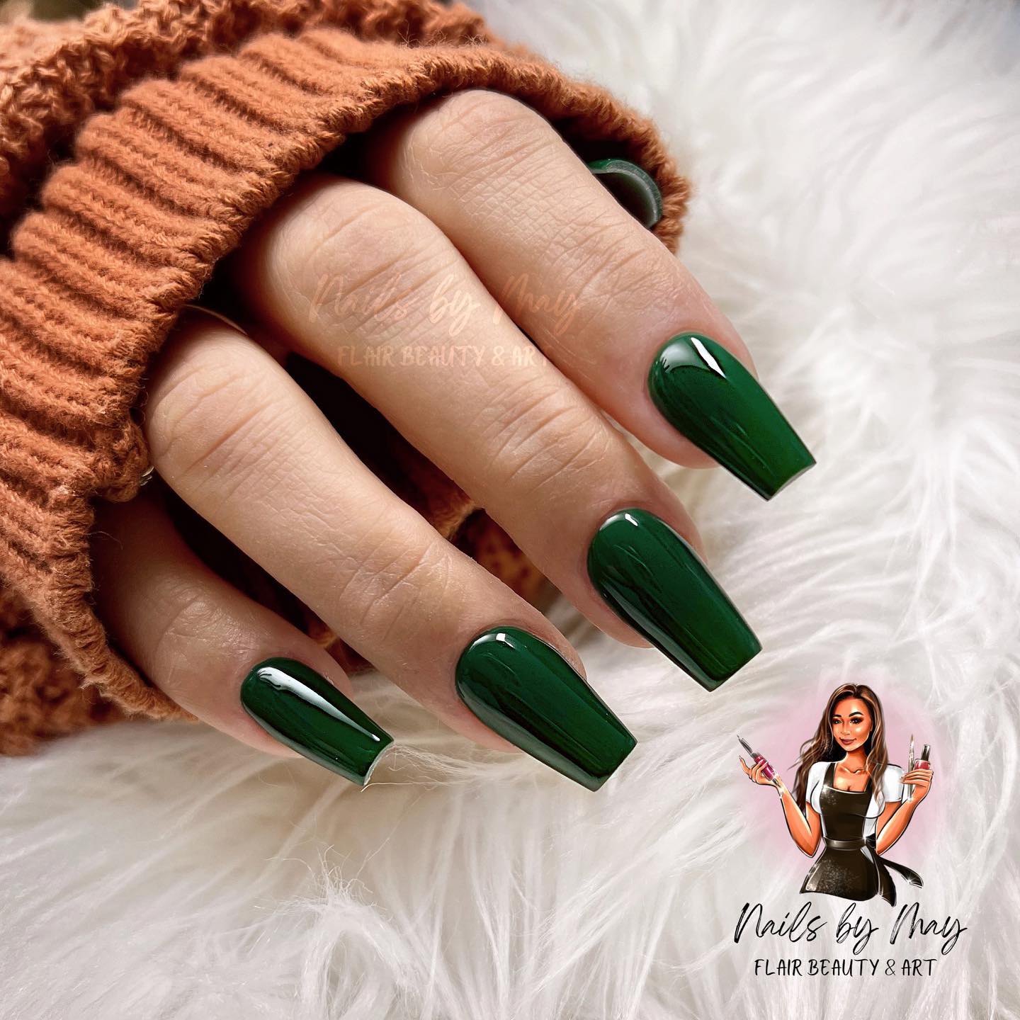 Dark green Coffin Nails